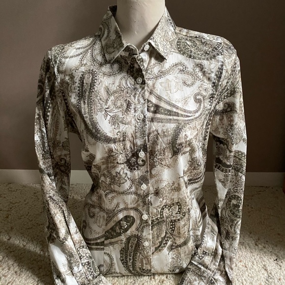 Van Heusen Tops - NWT Van Heusen Ladies Button Down